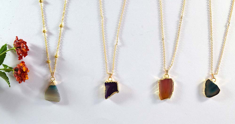 COLLAR PIEDRA SURT DORADO 035