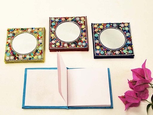 [9075109] LIBRETA MET CUADRAD BRILLO 8X8